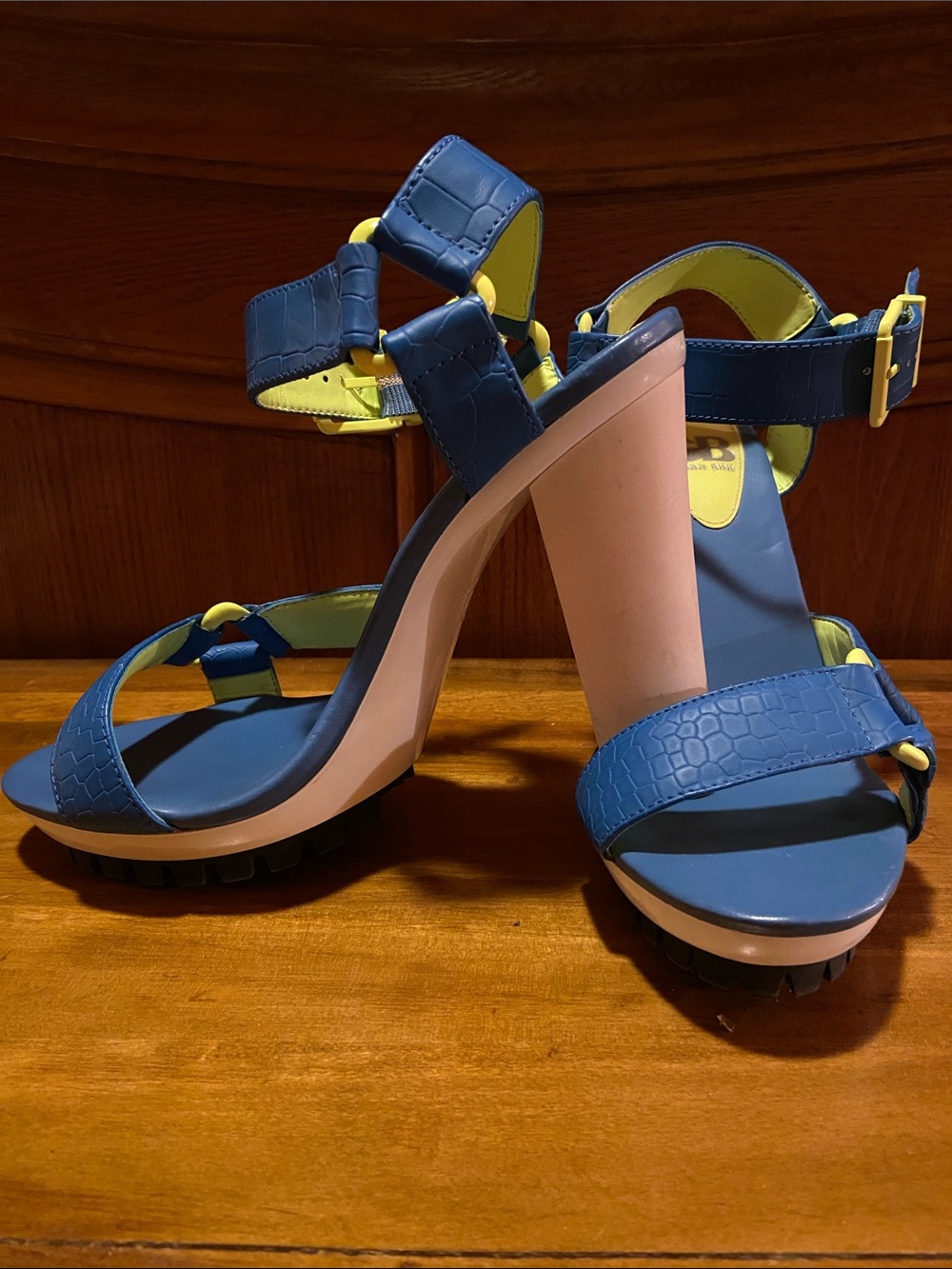 Gianni Bini Blue and Yellow Croc-Texture Platform Heels - Picture 2 of 4